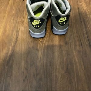 nike boots size 10